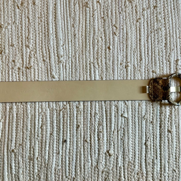 faux snakeskin belt with circle buckle - Picture 6 of 6